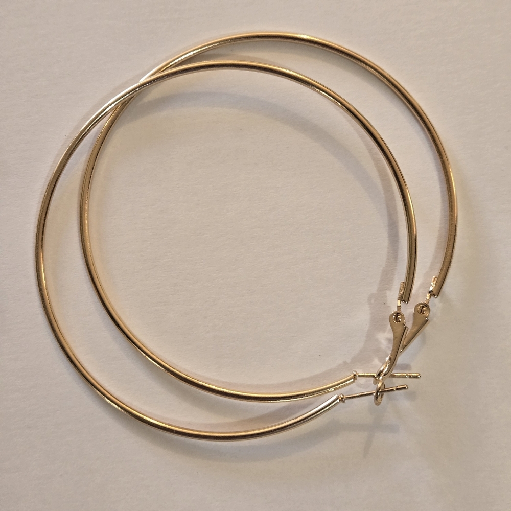 🍒🍒 BUNDLE ONLY Elegant Gold Hoop Earrings